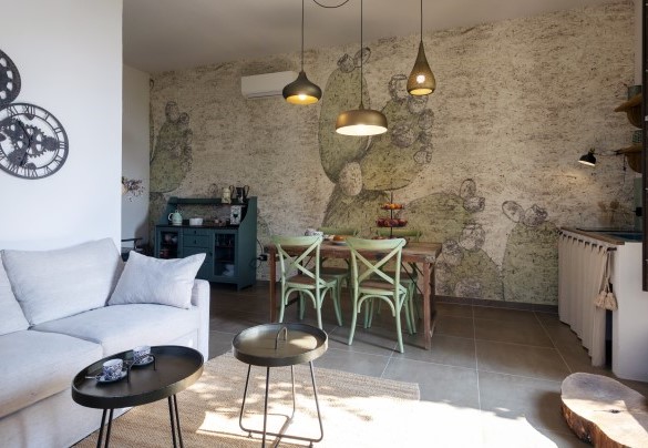 La zona pranzo e salone a piano terra in annesso 1 - Villa Passulunara
