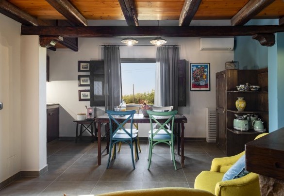 La zona pranzo e salone a piano terra in annesso 2 - Villa Passulunara