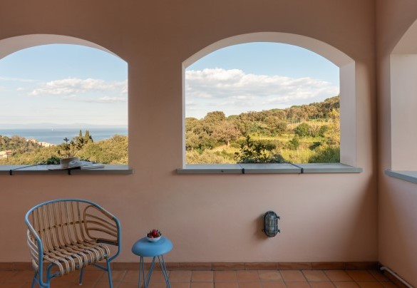 Terrazza panoramica con accesso dalle due camere matrimoniali al primo piano - Villa Perelle 
