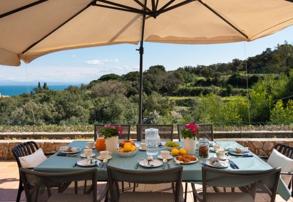 Zona pranzo esterna con vista - Villa Perelle 