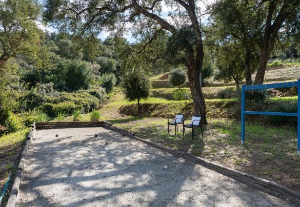 Circondata da un parco rigoglioso, ideale per relax e svago - Villa Perelle 