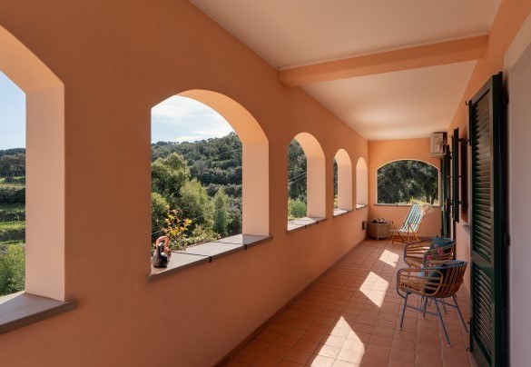 Terrazza con accesso dalle due camere al primo piano - Villa Perelle 