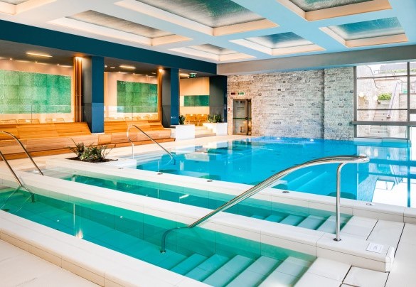 Villa Pergola being part of the Palazzo di Varignana estate, guests can take advantage of extra services such as being pampered in the 4000 sqm SPA with 7 outdoor pools – Villa Pergola 8