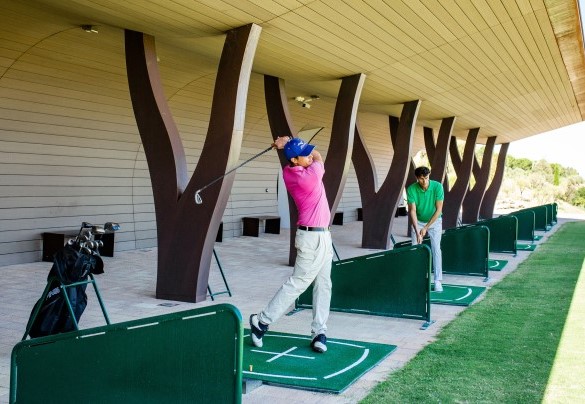 Villa Pergola being part of the Palazzo di Varignana estate, guests can take advantage of extra services such as having the access to driving range/putting green. - Villa Pergola 8