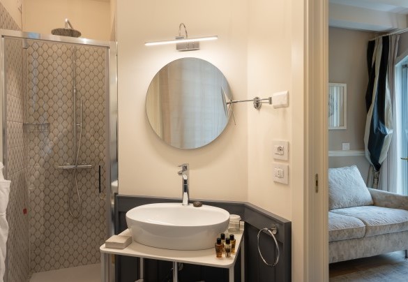Batheroom with shower suite Avorio 1 – Villa Pergola 8