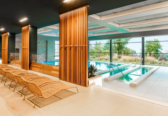 Villa Pergola being part of the Palazzo di Varignana estate, guests can take advantage of extra services such as being pampered in the 4000 sqm SPA with 7 outdoor pools – Villa Pergola 8