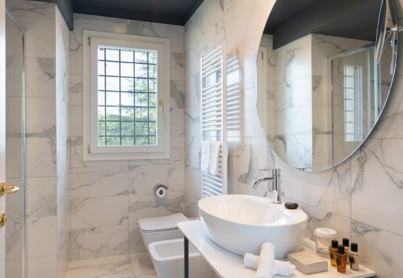 Bathroom with shower suite Graffite 4 - Villa Pergola 8
