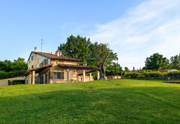 Villa Pergola is the ideal place for those who love privacy and nature without renouncing all the comforts of a five-star hotel - Villa Pergola