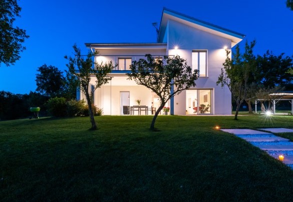 View of the house at dusk – Villa Petrillo