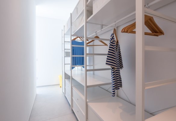 Walk-in closet of a double bedroom on the first floor - Villa Petrillo