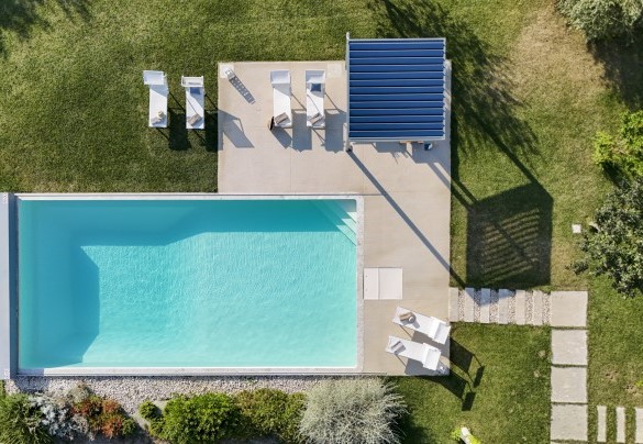 View of the swimming pool from above - Villa Petrillo