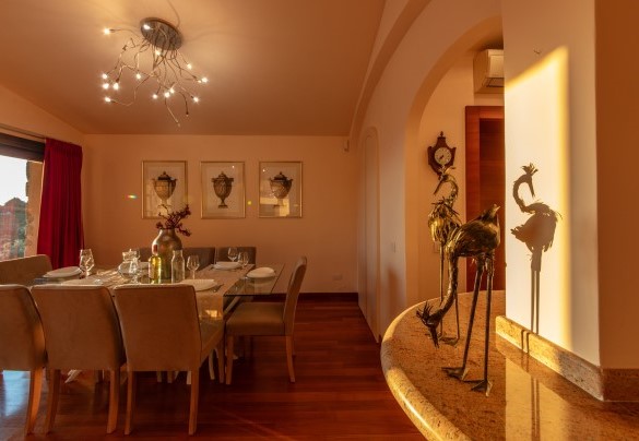 Luminosa sala pranzo vista mare – Villa Phoenix