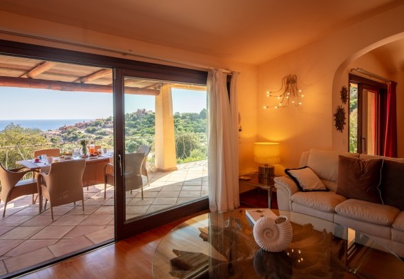  Luminosa zona giorno vista mare – Villa Phoenix