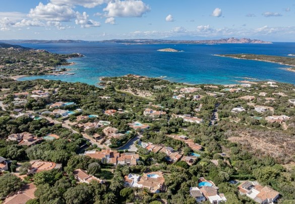Numerose le spiagge del circondario a breve distanza  - Villa Pitrizzina