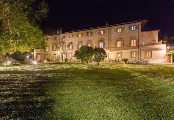 La proprietà in notturna - Villa Ginevra