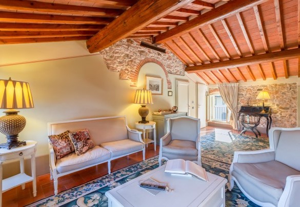 Il soggiorno adiacente alle camere n.7 e n.8 al secondo piano - Villa Ginevra