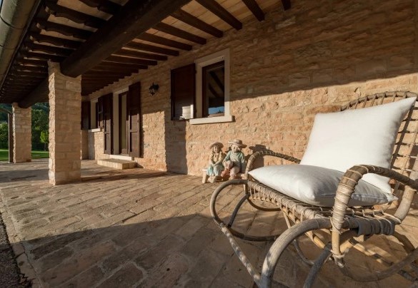 Una perfetta location, quasi d’altri tempi, e soprattutto lontana dal caos cittadino – Villa Poderina