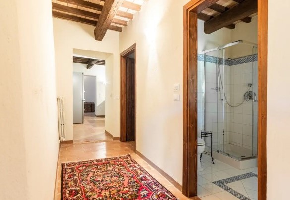 Bagno con doccia al seminterrato – Villa Poderina