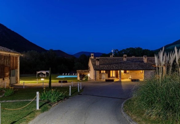 La villa è circondata da un soleggiato e pianeggiante parco di circa 30.000 mq – Villa Poderina