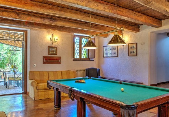 La sala biliardo - Villa Poggiente