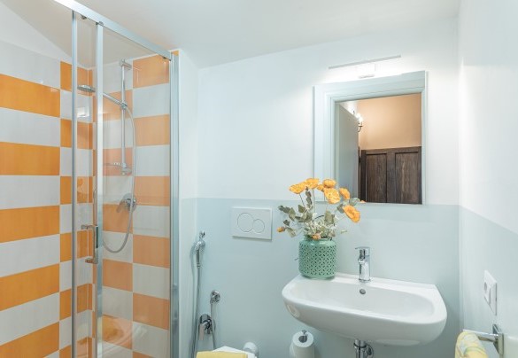 Bagno en suite con doccia al primo piano - Villa Poggiente