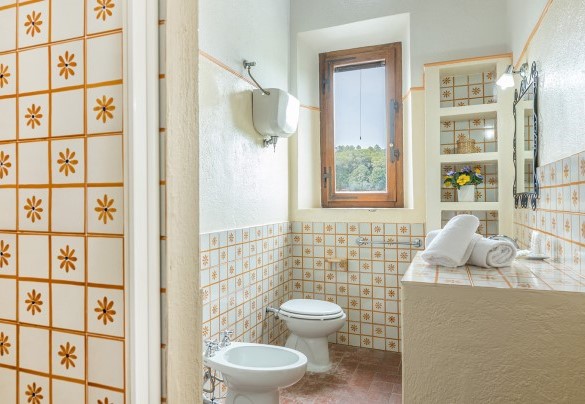 Bagno con doccia al primo piano- Villa Poggio Bonelli