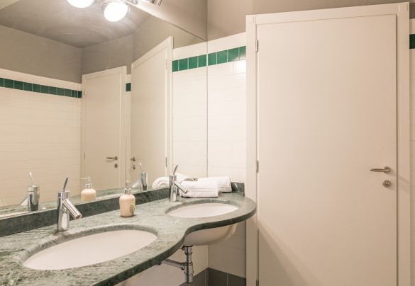 Bagno di servizio al piano terra- Villa Poggio Bonelli