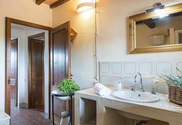 Bagno con doccia al primo piano- Villa Poggio Bonelli