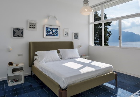The bedroom with double bed - Villa Ponti