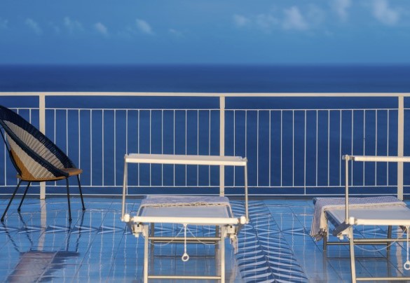 An imaginary cruise ship that will travel like your imagination, which will stop whenever you want for excursions to nearby Portofino and Santa Margherita, or to the Cinque Terre, but without any doubt in Genoa, "La Superba" - Villa Ponti