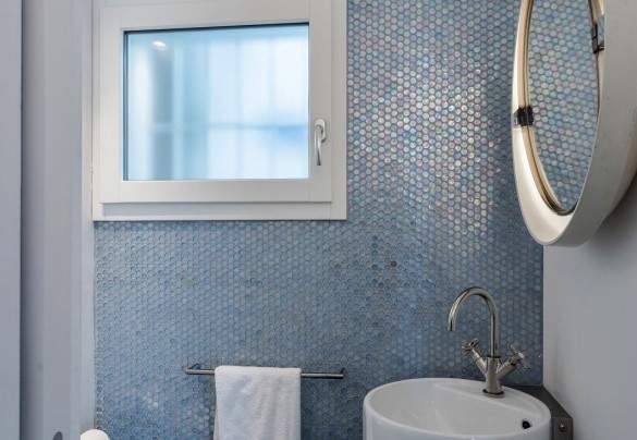 The bathroom that communicates with the small laundry room - Villa Ponti