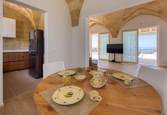 Grazioso angolo da pranzo adiacente alla cucina - Villa Porta Azzurra