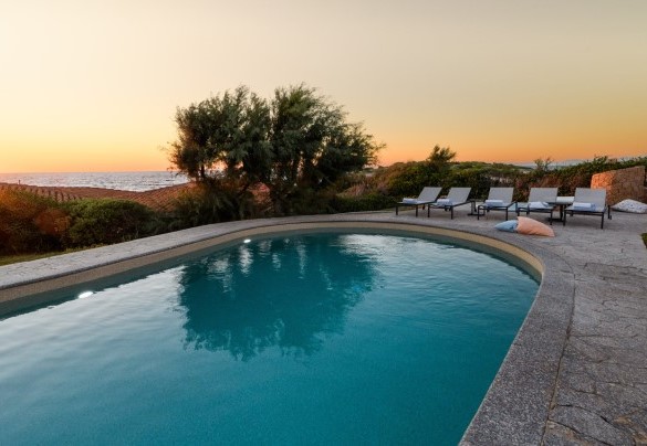 Suggestivi tramonti nei paesaggi tipici della Gallura, da ammirare dalla piscina  - Villa Portobello