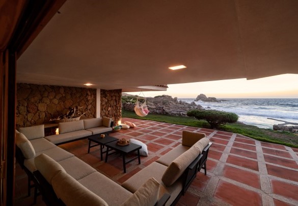 Patio coperto con area lounge  vista mare - Villa Portobello