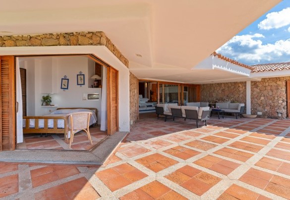Accesso diretto all’esterno da tutti gli ambienti della villa - Villa Portobello