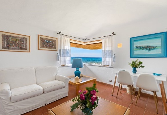 Soggiorno con due divani letto singoli in dependance - Villa Portobello