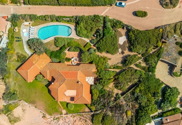 Incantevole armonia tra l'architettura della villa e il paesaggio circostante  - Villa Portobello