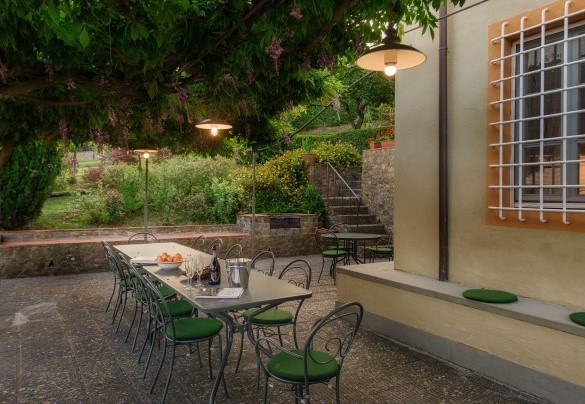 Un aperitivo sotto la romantica pergola - Villa Primo Sole  
