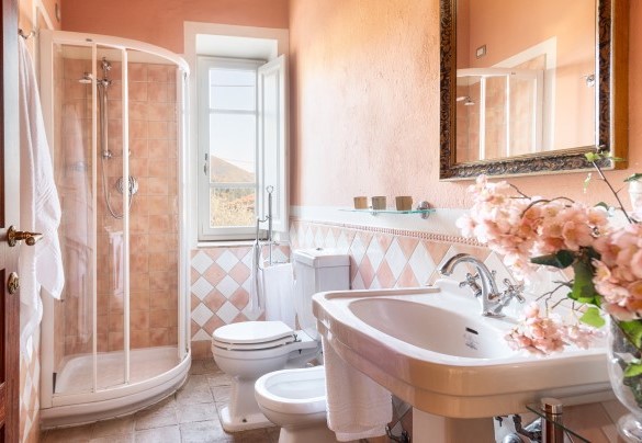 Bagno con doccia n.9 al primo piano App. 4 - Villa Primo Sole