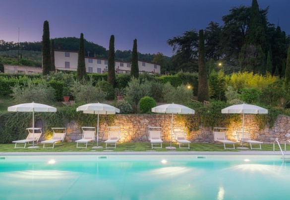 Dettaglio della zona solarium attrezzato per garantire pieno relax e privacy - Villa Primo Sole  