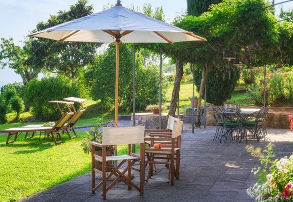 La proprietà ospita svariati spazi dedicati al relax più completo - Villa Primo Sole   