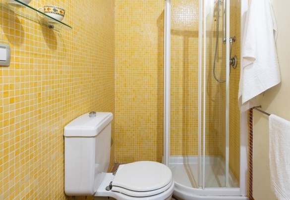 Bathroom with shower n.8 on the ground floor App.4 - Villa Primo Sole 