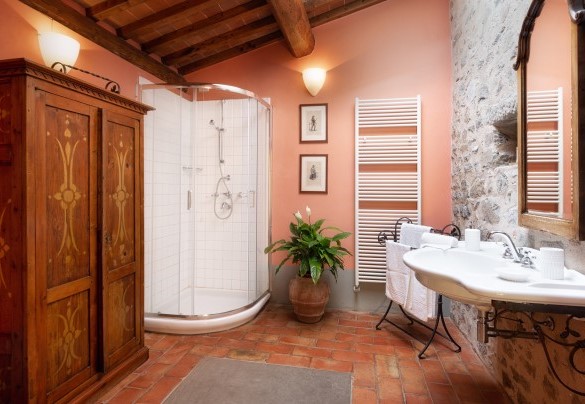 Bagno con doccia n.2 al primo piano App. 1 - Villa Primo Sole