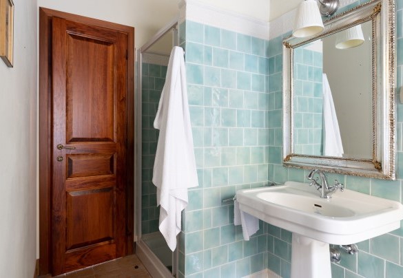 Bathroom with shower n.7 on the first floor App.3 - Villa Primo Sole 