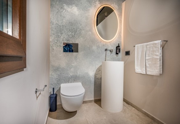 Bagno di servizio al piano terra - Villa Provenza