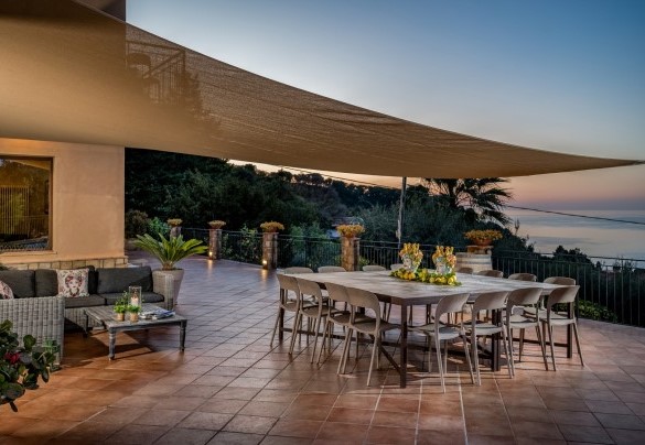 Ampio porticato per cene in tranquillità - Villa Provenza
