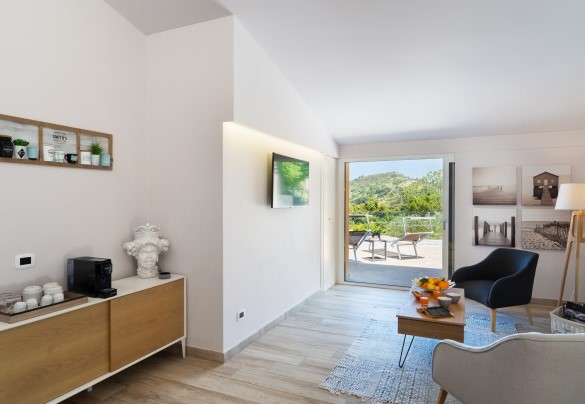 Zona soggiorno al primo piano – Villa Provenza