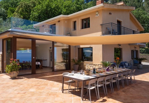 Vista esterna della villa – Villa Provenza