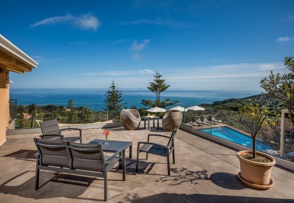 Terrazza al primo piano con vista mozzafiato - Villa Provenza
