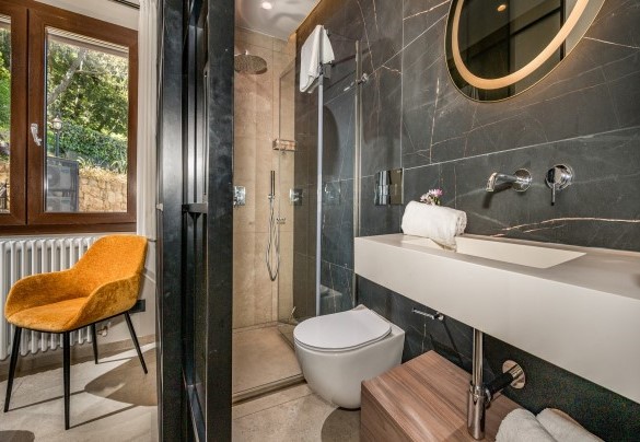 Bagno en suite con doccia n.1 al piano terra - Villa Provenza